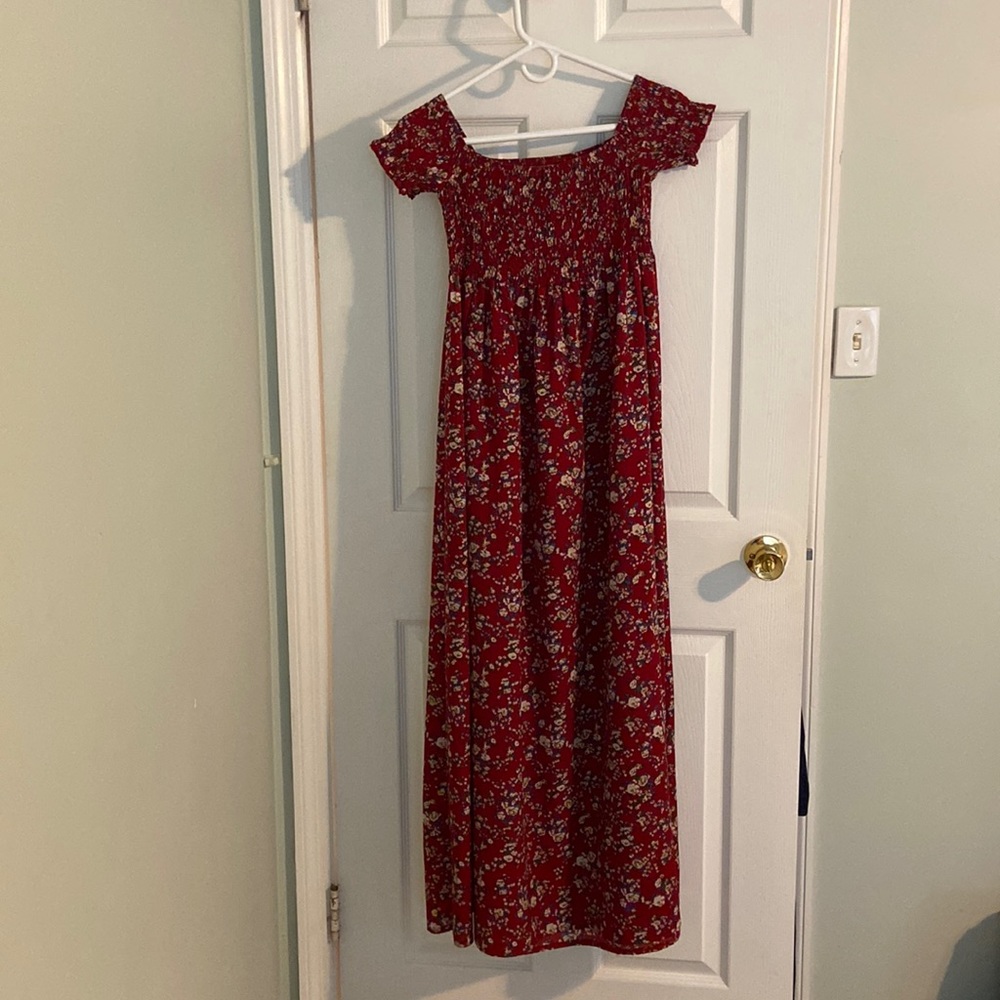 Super cute but fits like a medium